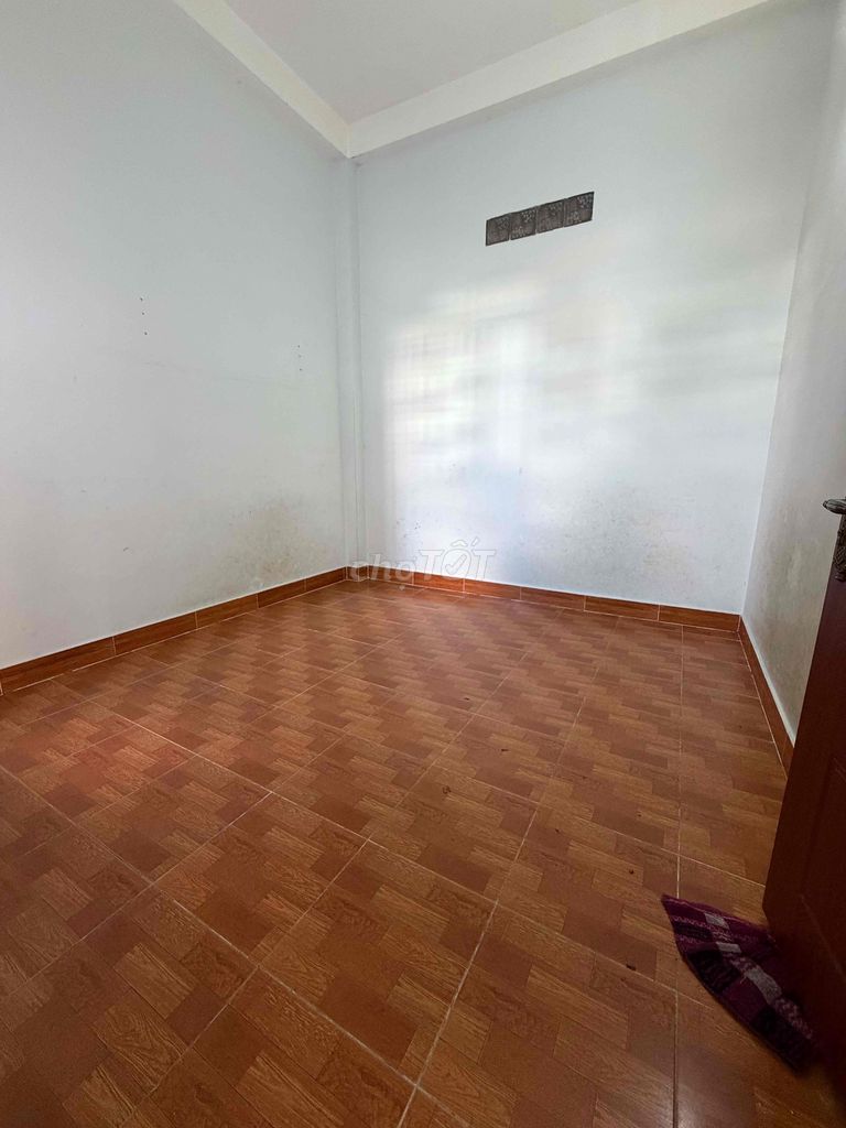 5 x 12.4 bedrooms, 4 toilets, 10 million months.