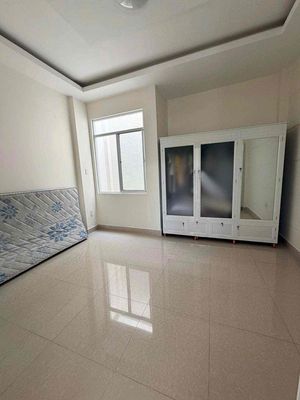 Renting a house up and down, two floors, three bedrooms, 14 million bolts.