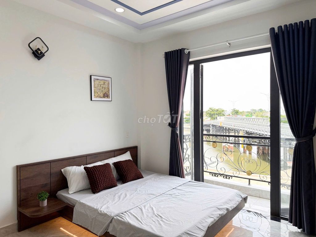 The open-air bandol apartment, the river view chill, the new building.