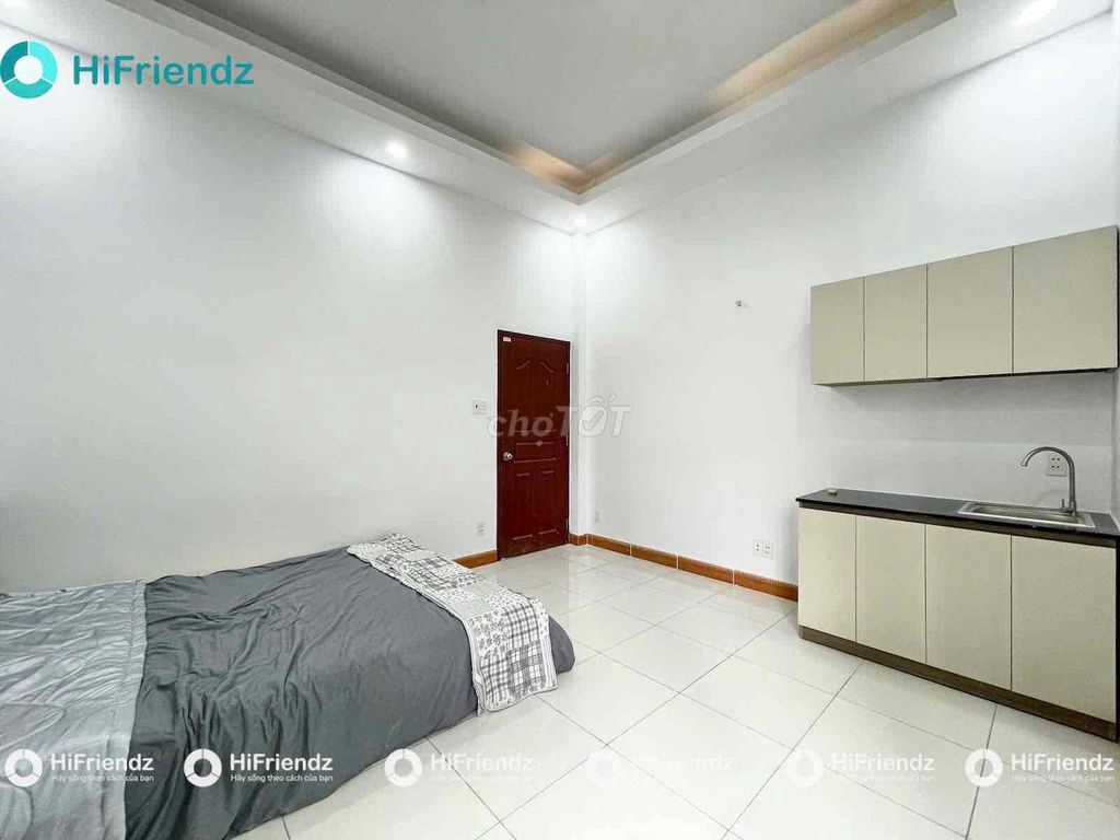 Rent a new room, window open near lotte mart, market