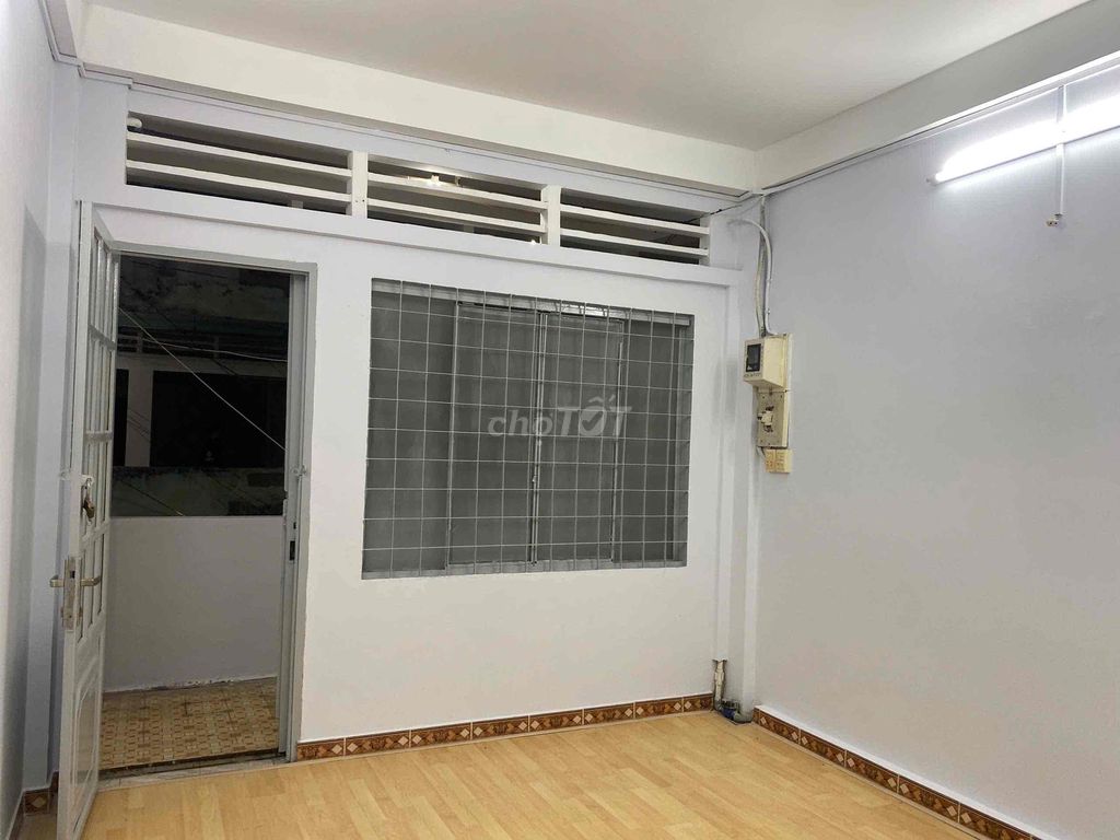 Gò Vấp apartment is five million months cheap.