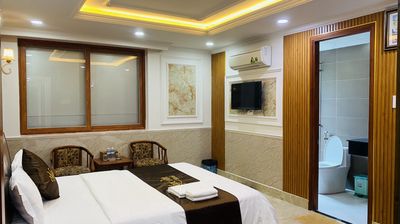 Rooms. Months, full furniture, including electricity, parking lot.