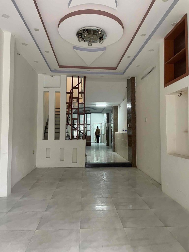 Three-story street, two-way bedroom empty all the way to Kwc Phước Bình.
