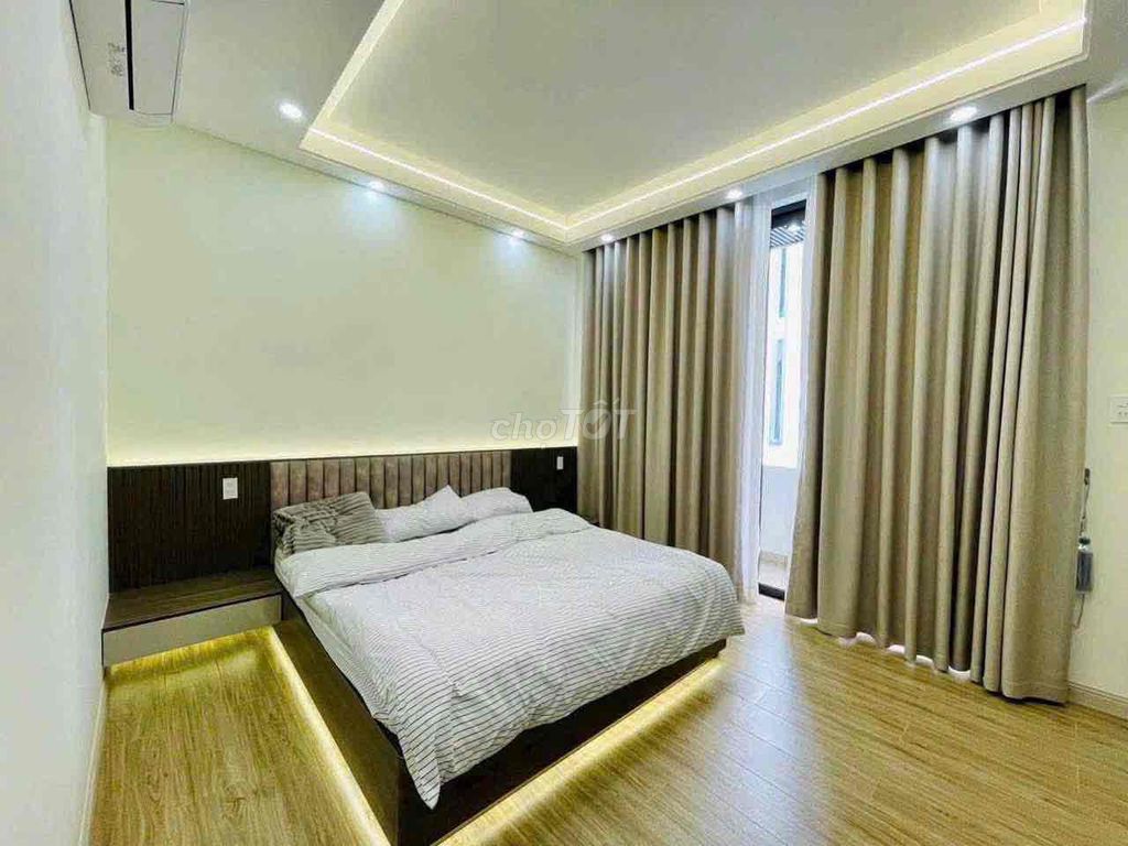 Nice place. Nguyễn Tư Giản. 4 bedrooms. 4 toilets with 27 million steam cars.