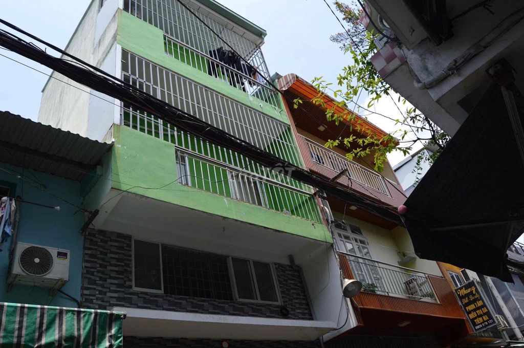 Rent an alley near the small town, soldier's lost, traveler's, cuckold