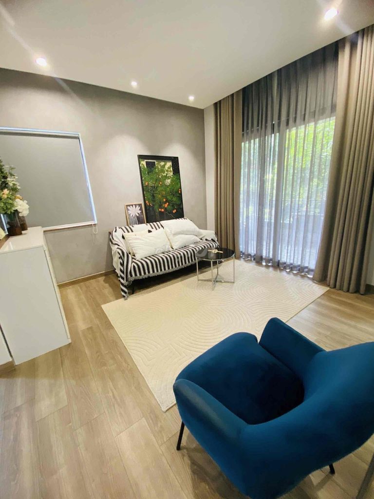 A two-story garden house, four-story bedroom 13*13 large beautiful interior.