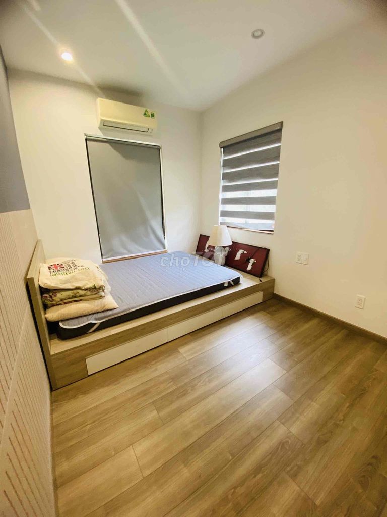 A two-story garden house, four-story bedroom 13*13 large beautiful interior.
