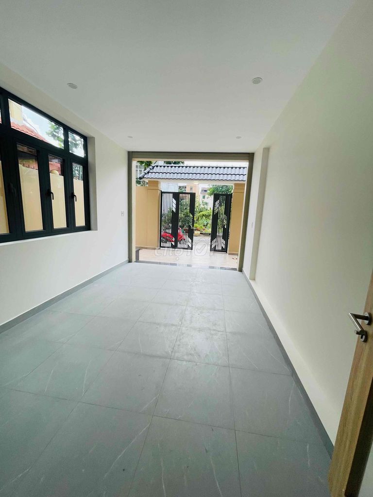 10th floor mansion: 100 percent new 4 bedrooms -- beautiful interior.
