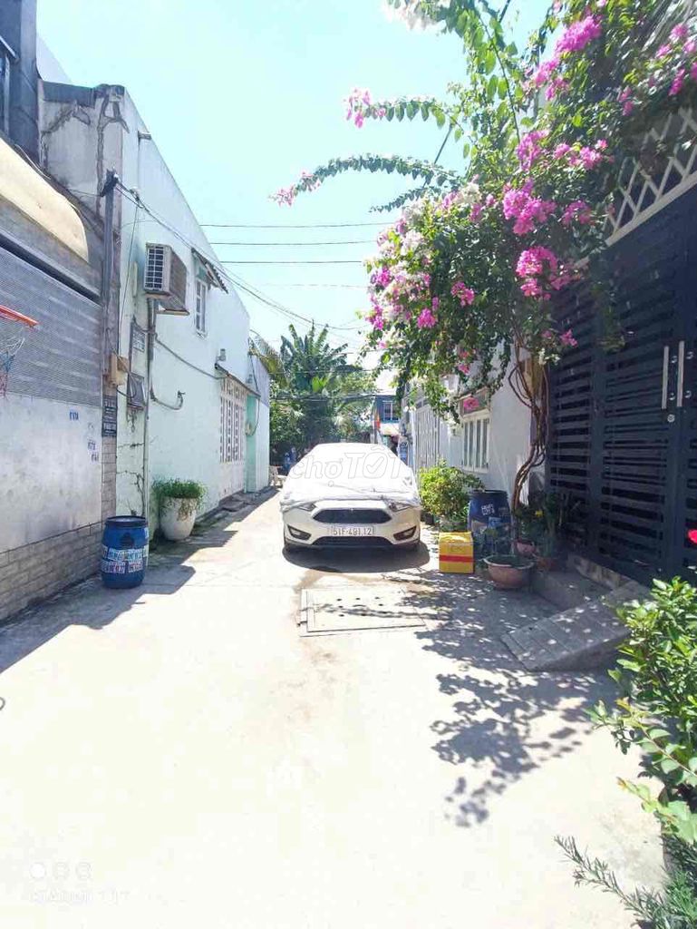Two stories to rent a two-way- 64-foot Hiệp Bình Phước alley with 2 air conditionings 9.5 million.