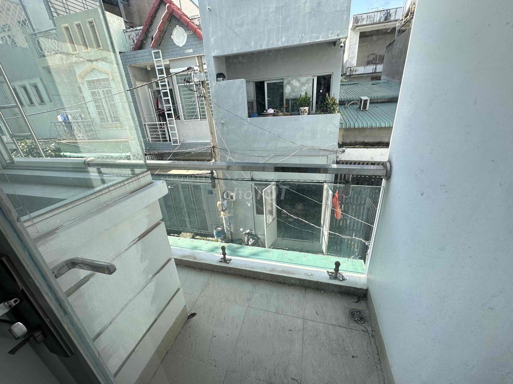 Two stories to rent a two-way- 64-foot Hiệp Bình Phước alley with 2 air conditionings 9.5 million.