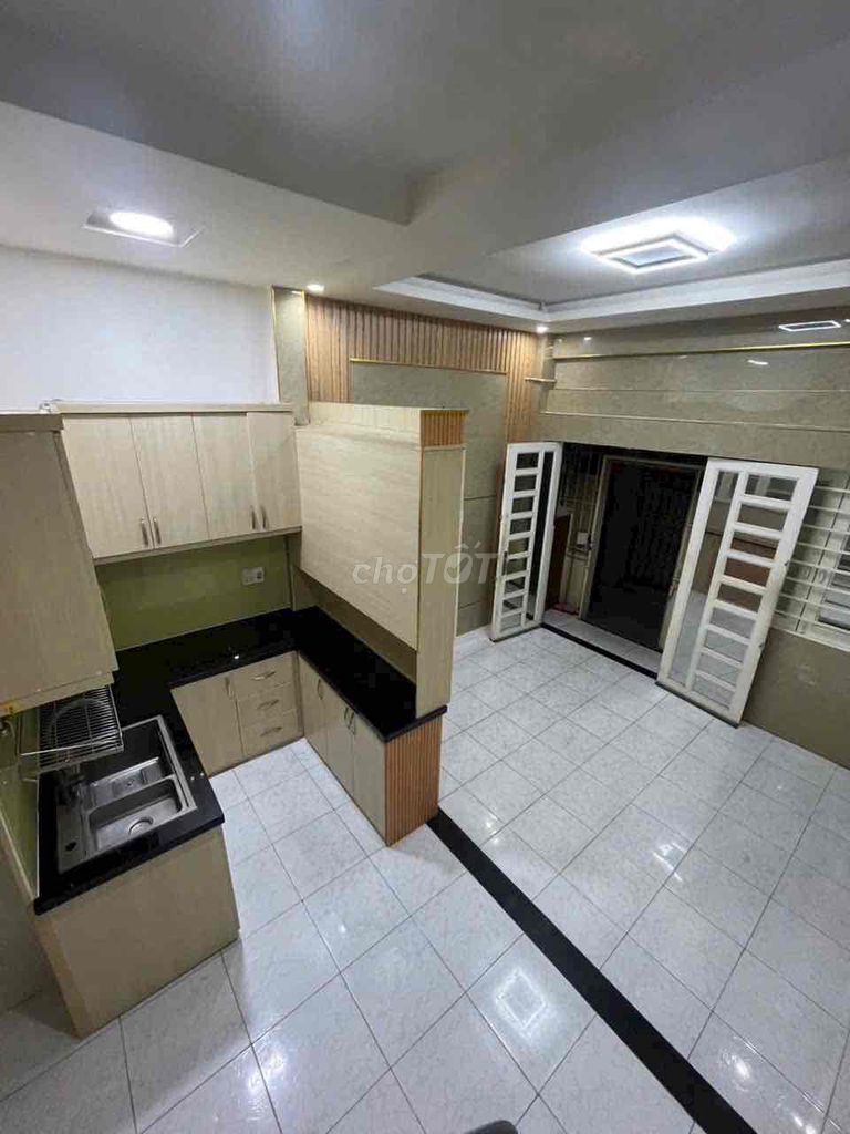 Two bedrooms, two toilets.