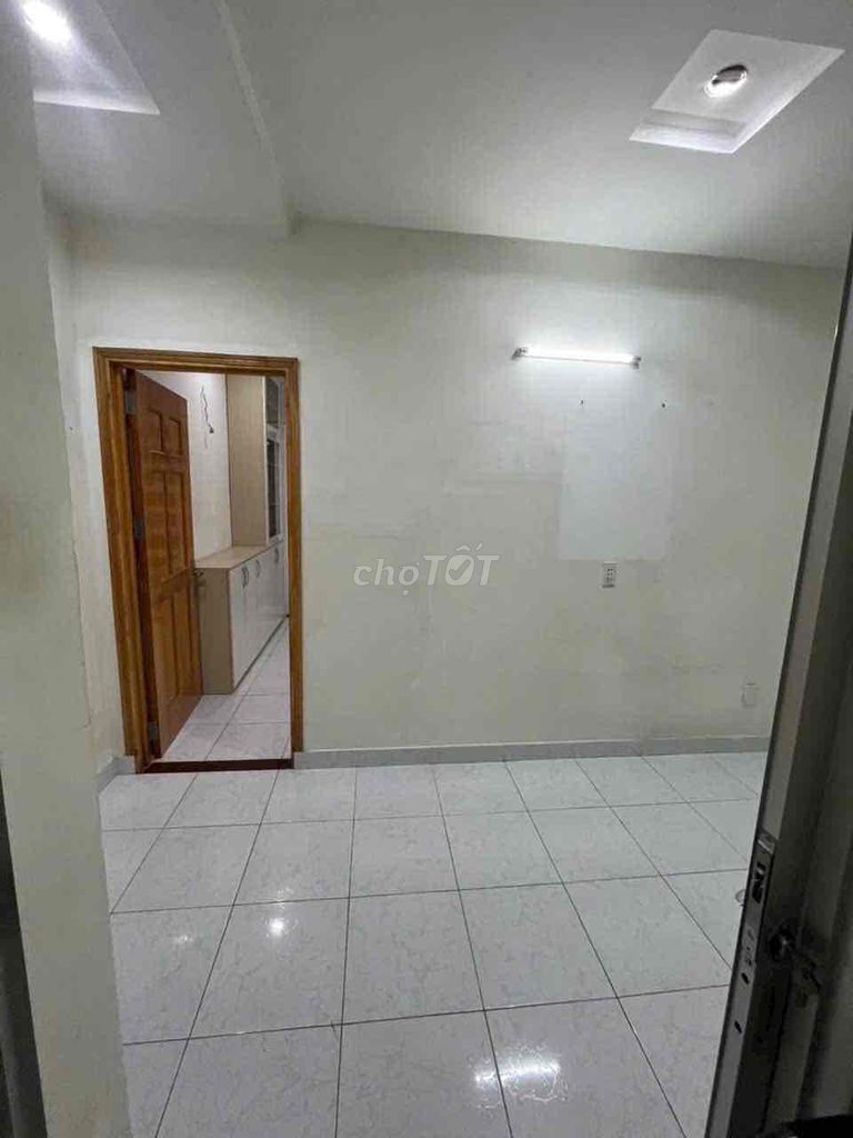 Two bedrooms, two toilets.