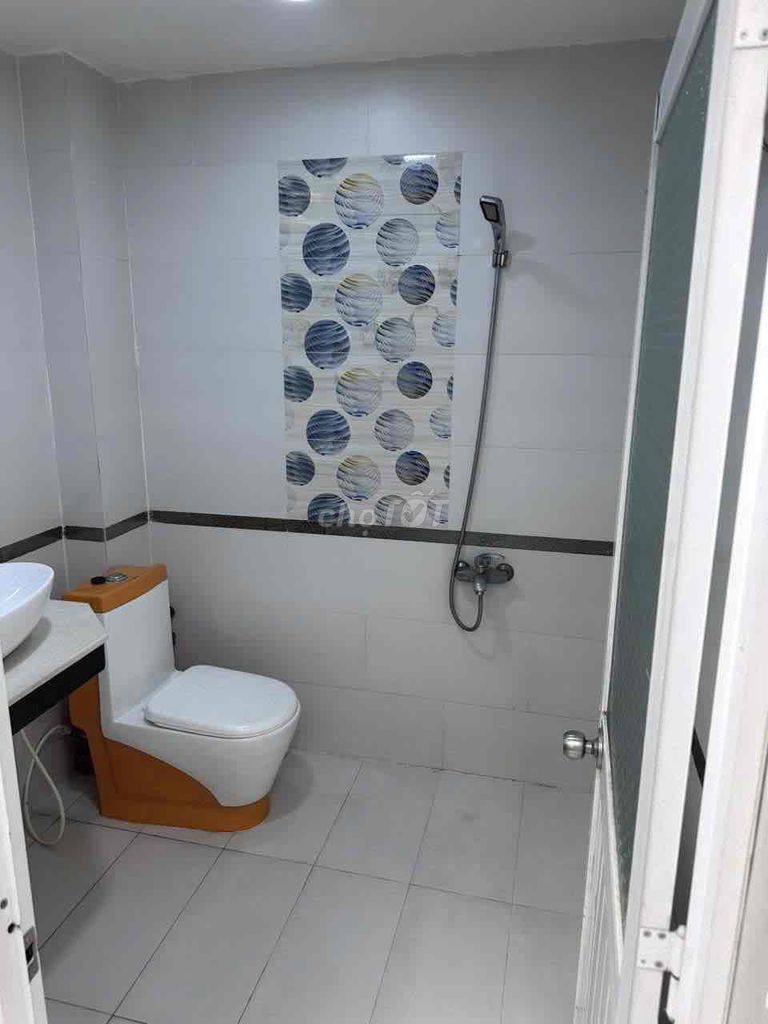 Rent Lê Văn Quới area 64 meters. That's ten thousand dollars.