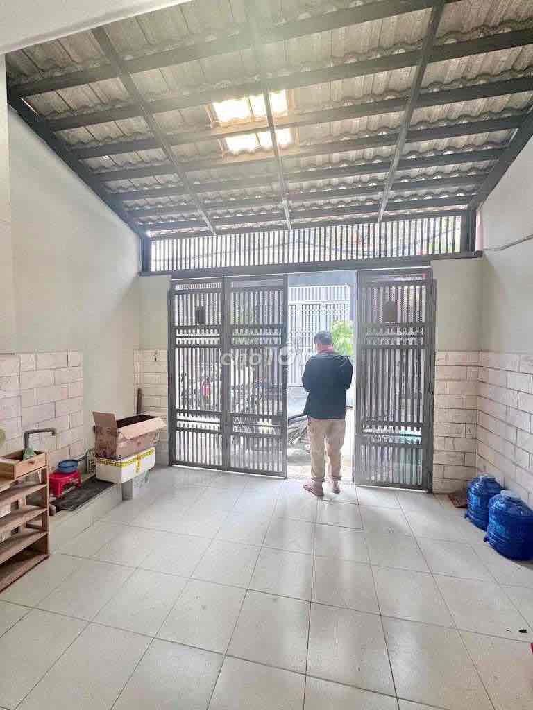 Rent Lê Văn Quới area 64 meters. That's ten thousand dollars.