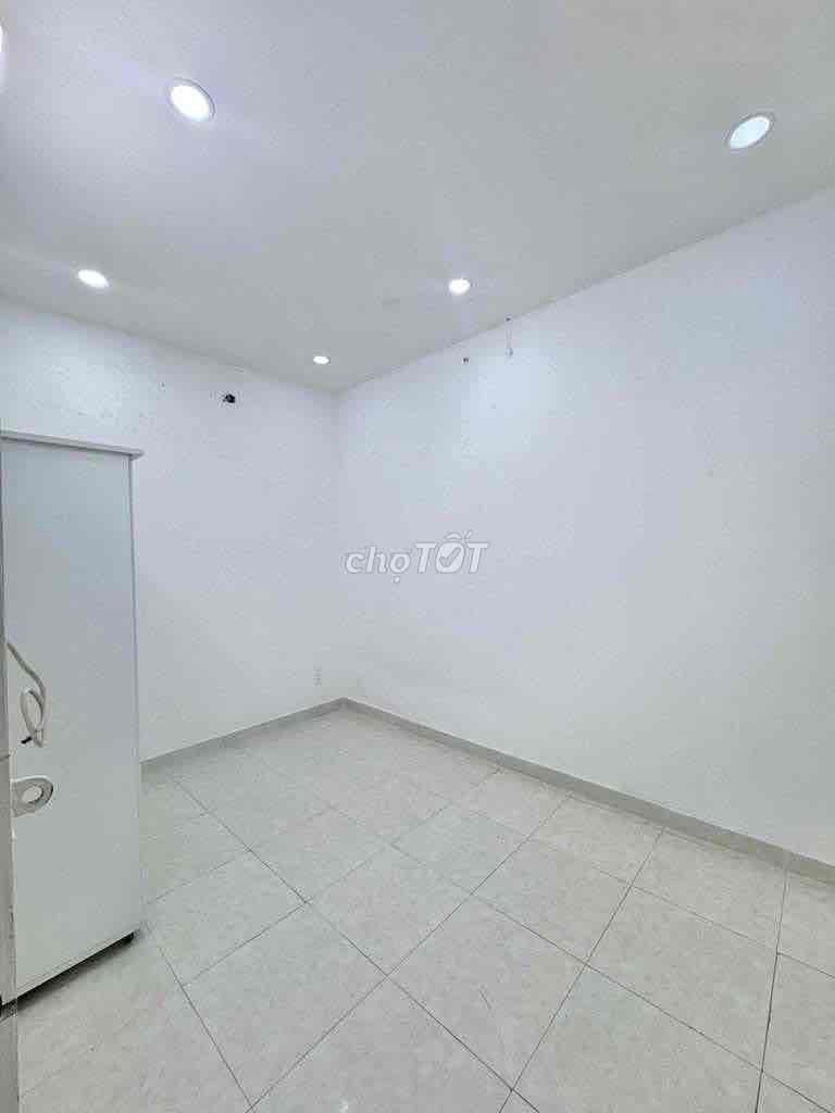 Rent Lê Văn Quới area 64 meters. That's ten thousand dollars.