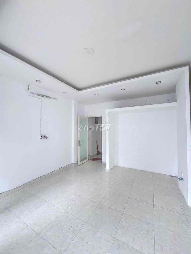 Rent Lê Văn Quới area 64 meters. That's ten thousand dollars.