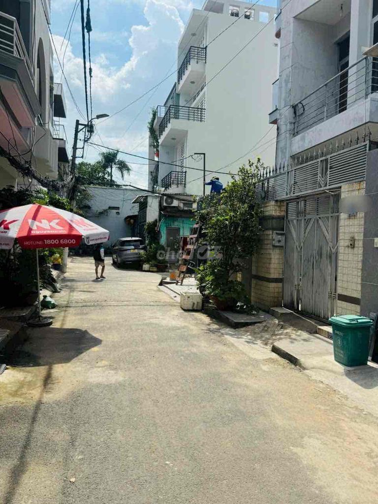 Rent 205 Phạm Văn Chiêu (4 x16) ground, floor, two bedrooms, two toilets.