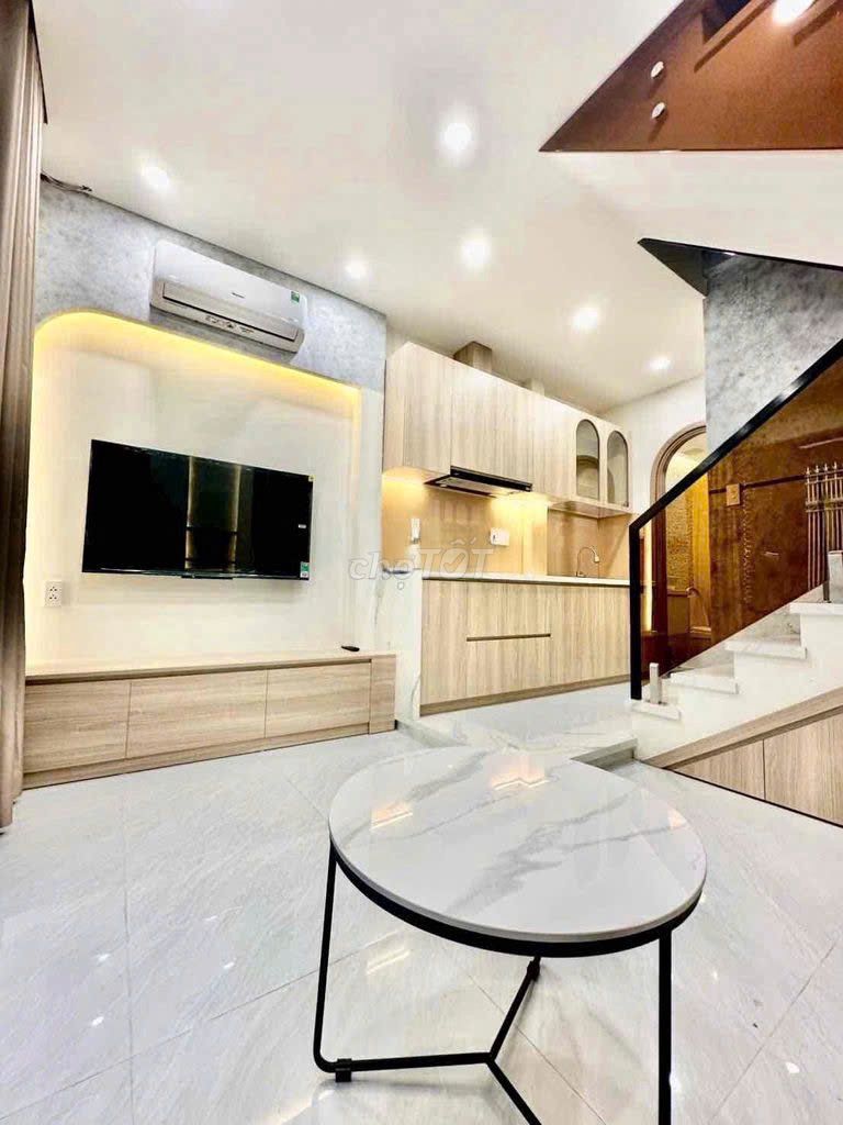 Rent the Originals 3 Bedroom 2 toilets in Tân Định District 1