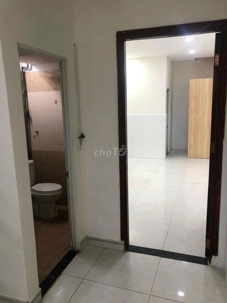 Rents 1/ Bùi Quang Là (3.20 x25) ground, floor, 3 bedrooms, 3 toilets