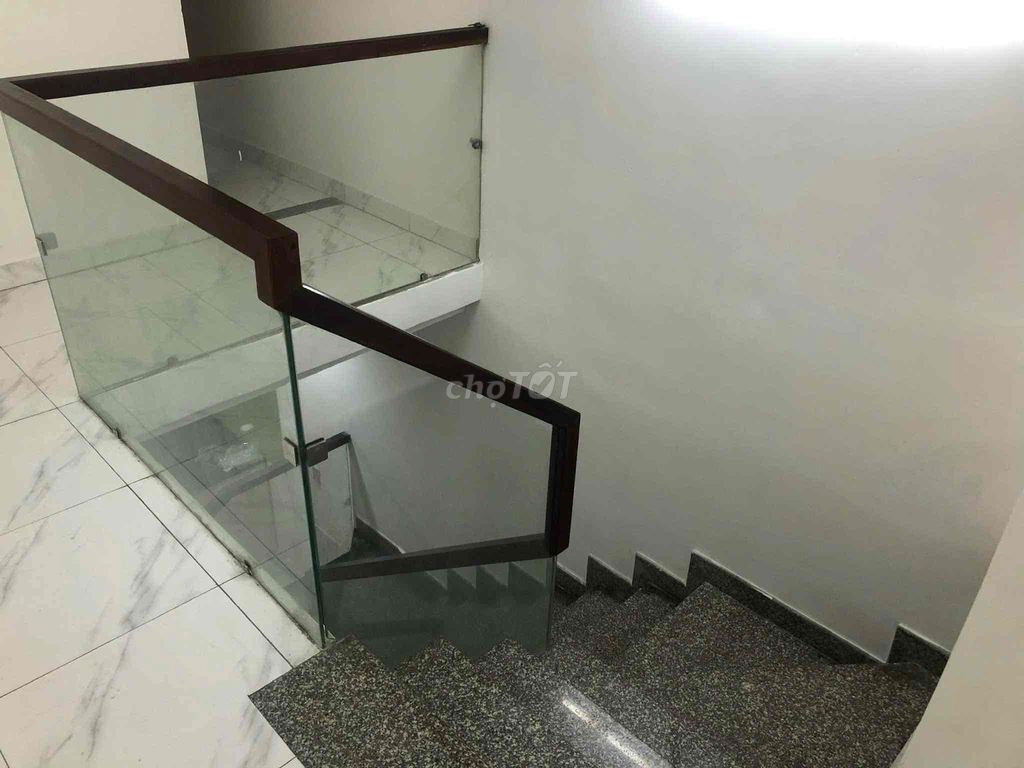Rents 1/ Bùi Quang Là (3.20 x25) ground, floor, 3 bedrooms, 3 toilets