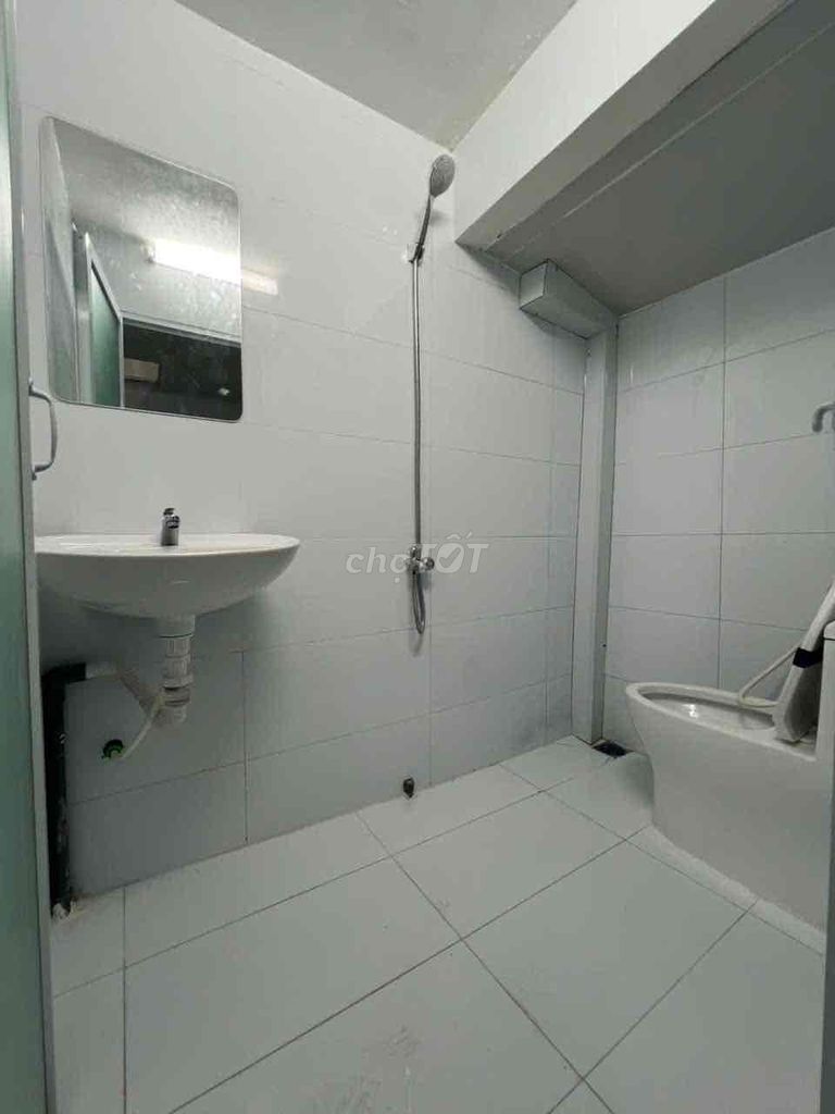 Rent a nice alleyhouse at Bình Đông.713 District 8-- at 7.5 million a month.