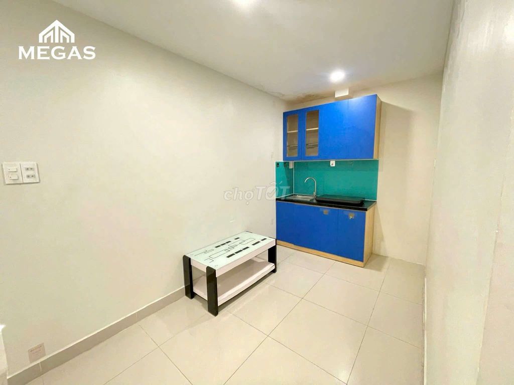 Two bedrooms. Two balcony toilets. A full wash-out machine.