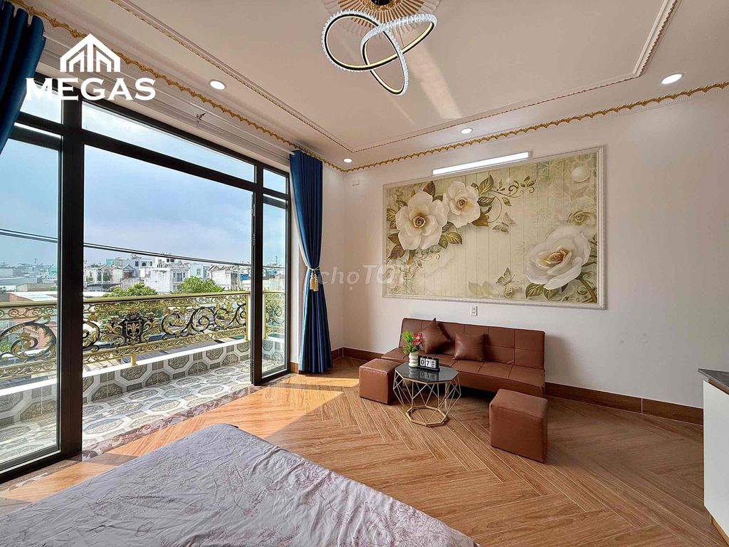 The balconies are 25 meters in the floor. Emart.