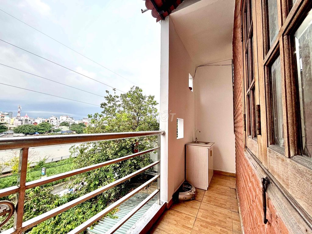 Super big window balcony - near uffm tdt lotte district 4 district 5