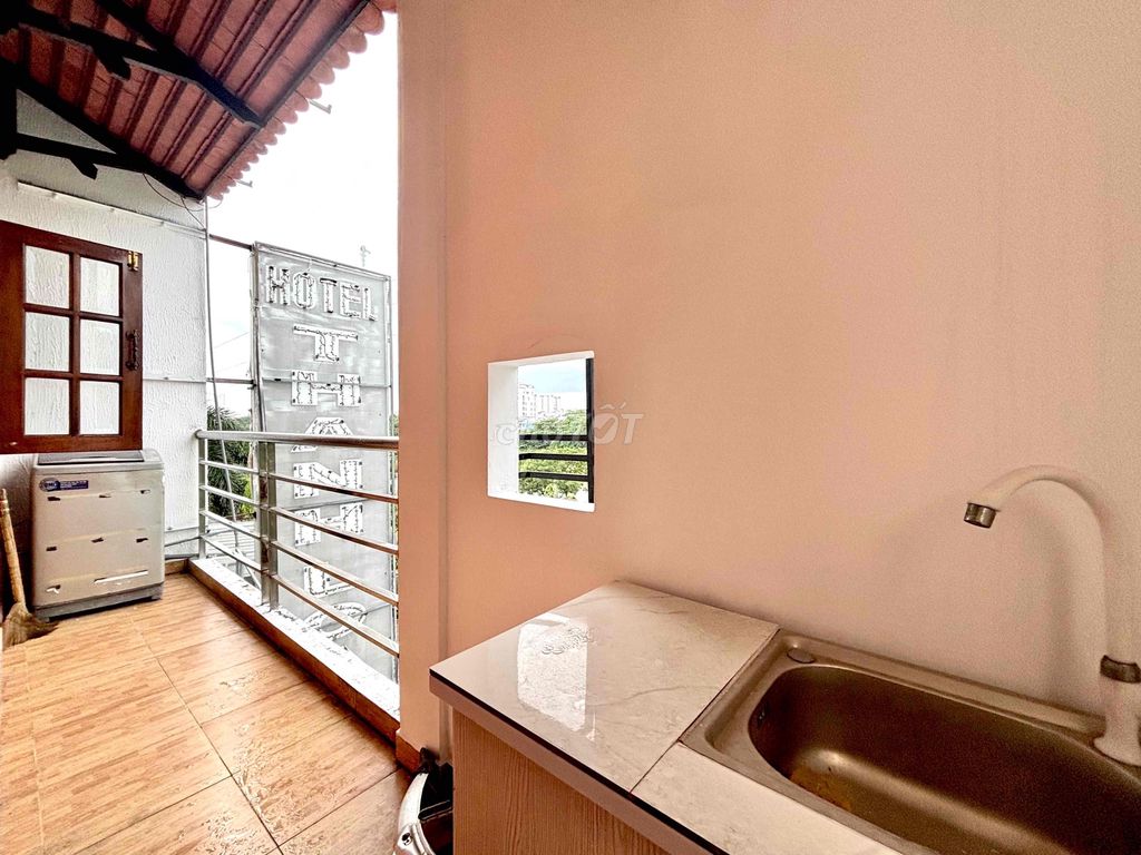 Super big window balcony - near uffm tdt lotte district 4 district 5