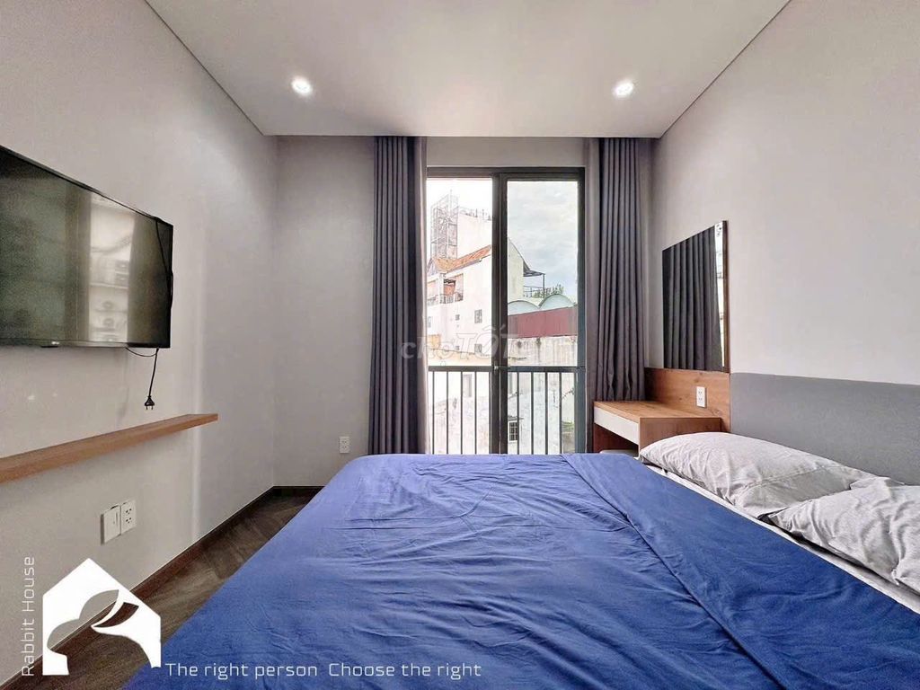 One bedroom plus one living room.