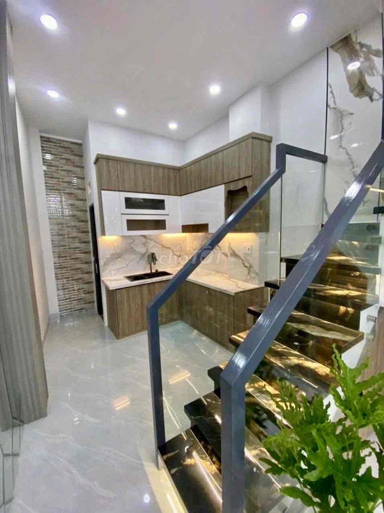 New 3 x 12 meters 2 floors st (3 bedroom 3 toilets) 3 meters through. The New Republic. District 6