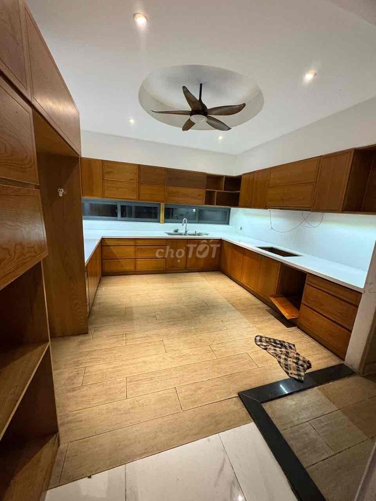 Rent one kdd Nguyễn Hậu -43 meters x 18 meters - 6 beautiful floor 6 bedroom - 7 toilets