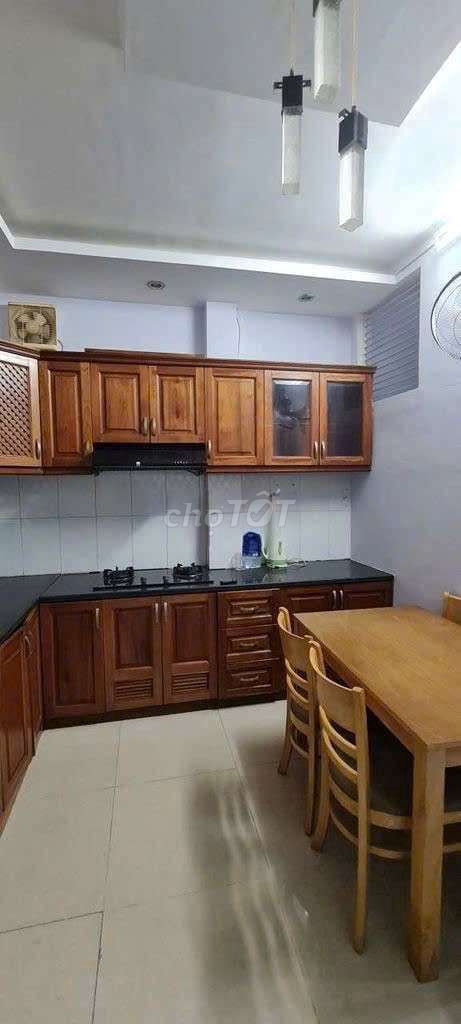 16 million a month -- two floors of Nguyễn Hữu Cảnh, Bình Thạnh