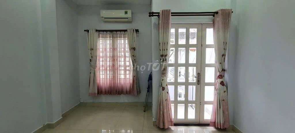 16 million a month -- two floors of Nguyễn Hữu Cảnh, Bình Thạnh