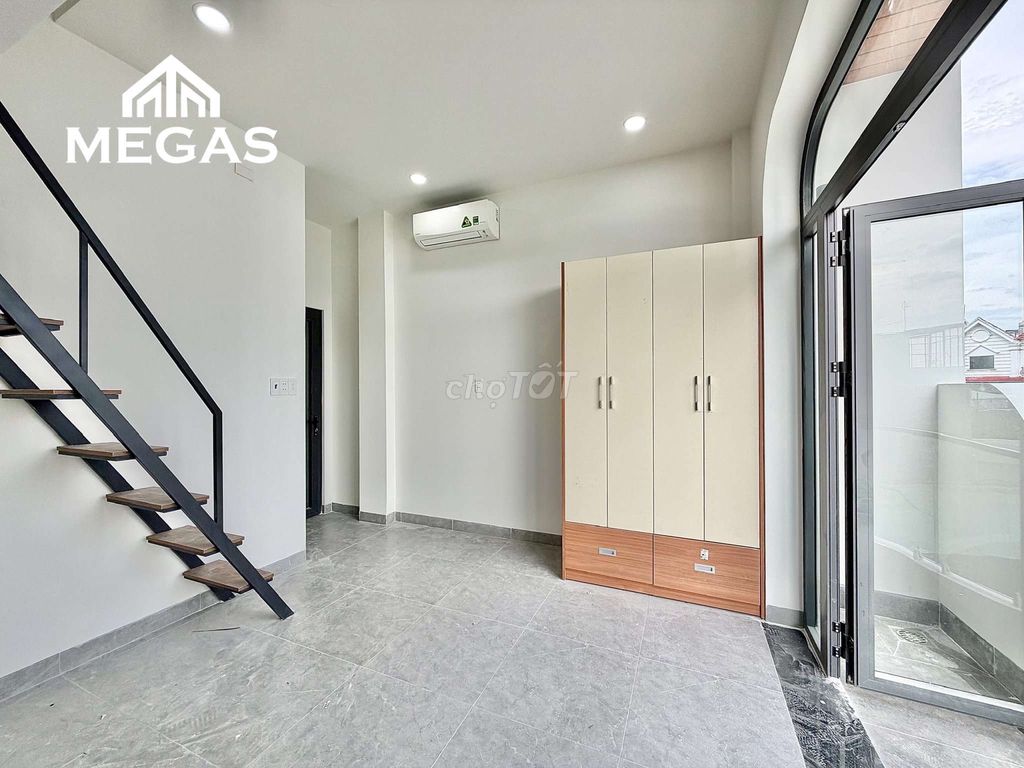 brand new balcony_full new interior_right Nguyễn Ảnh Thủ