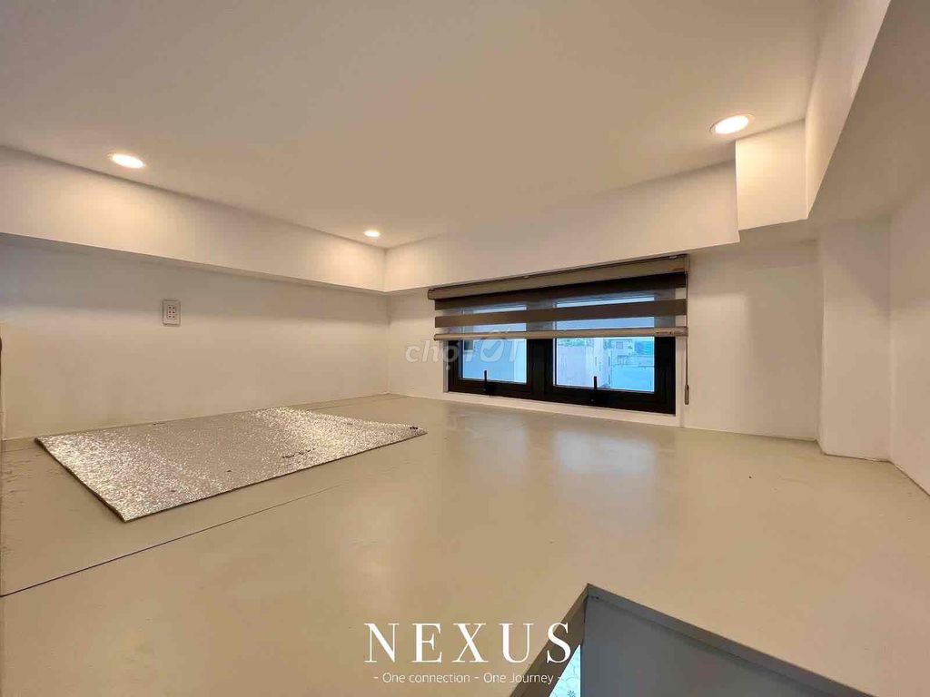 Open the new RSS apartment 100 percent -- private bandol -- the elevator next door.