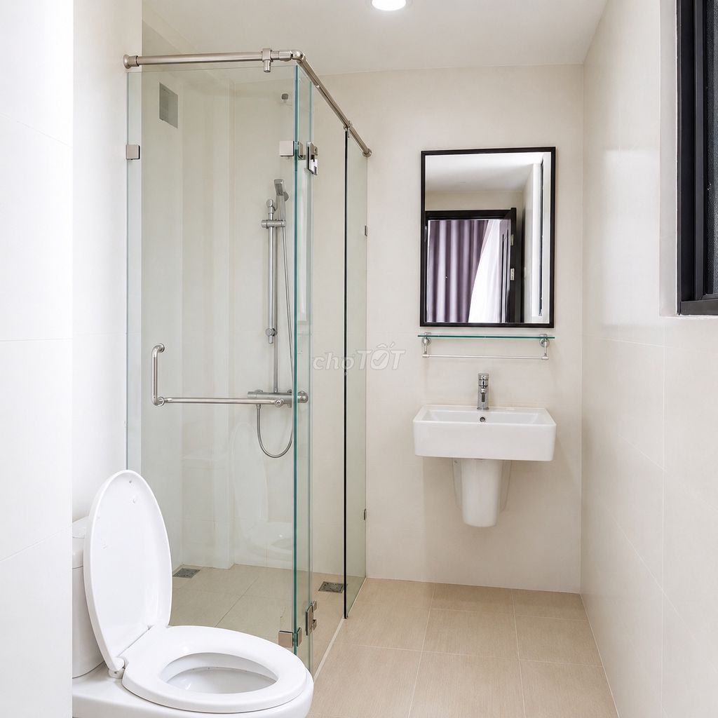 90 meters. Two bedroom. Two toilets. Rooms With Doors