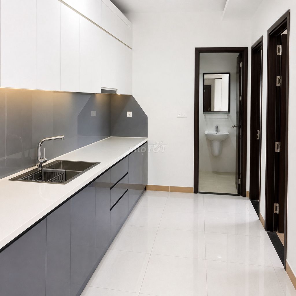 90 meters. Two bedroom. Two toilets. Rooms With Doors