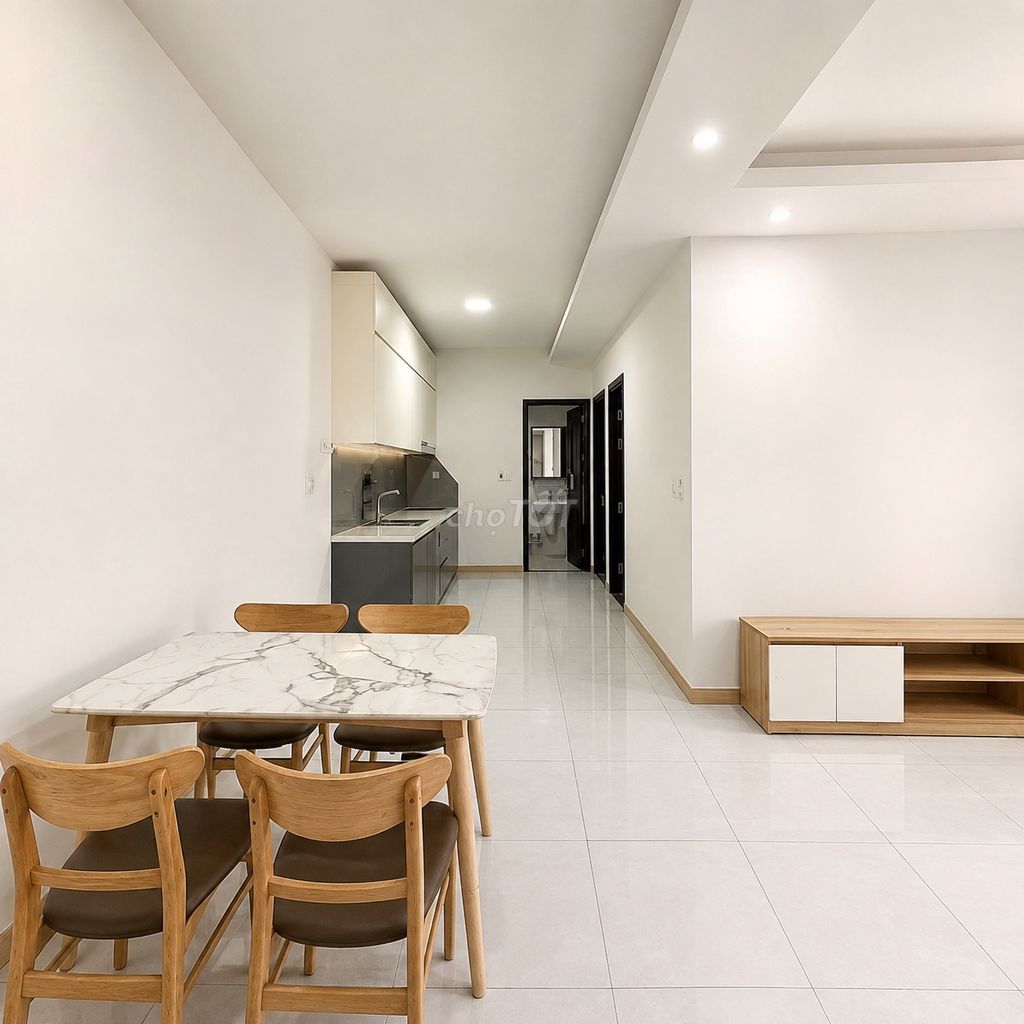 90 meters. Two bedroom. Two toilets. Rooms With Doors