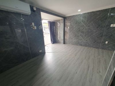 Rent room.