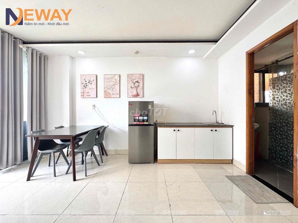 Rent the entire 10th district floor - super-high-new.