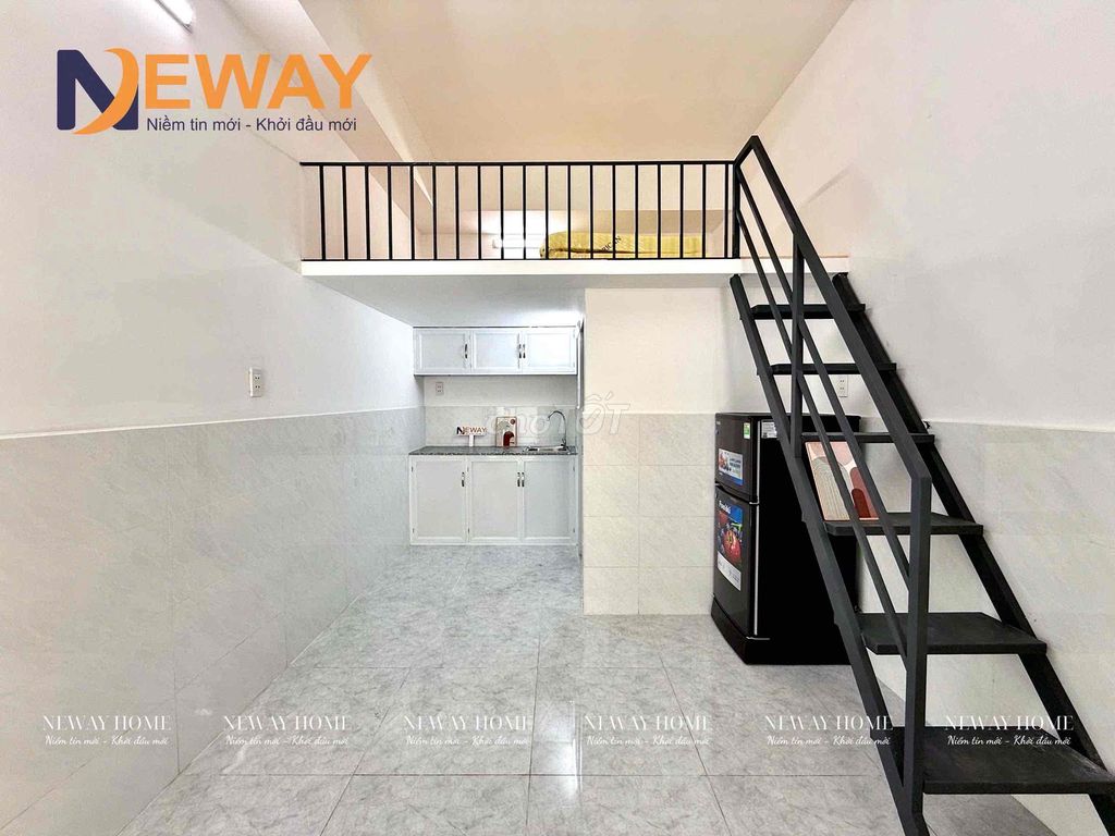 New service apartment building full interior, elevator open, 1 empty P