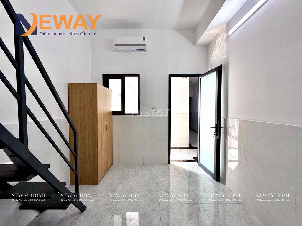 New service apartment building full interior, elevator open, 1 empty P