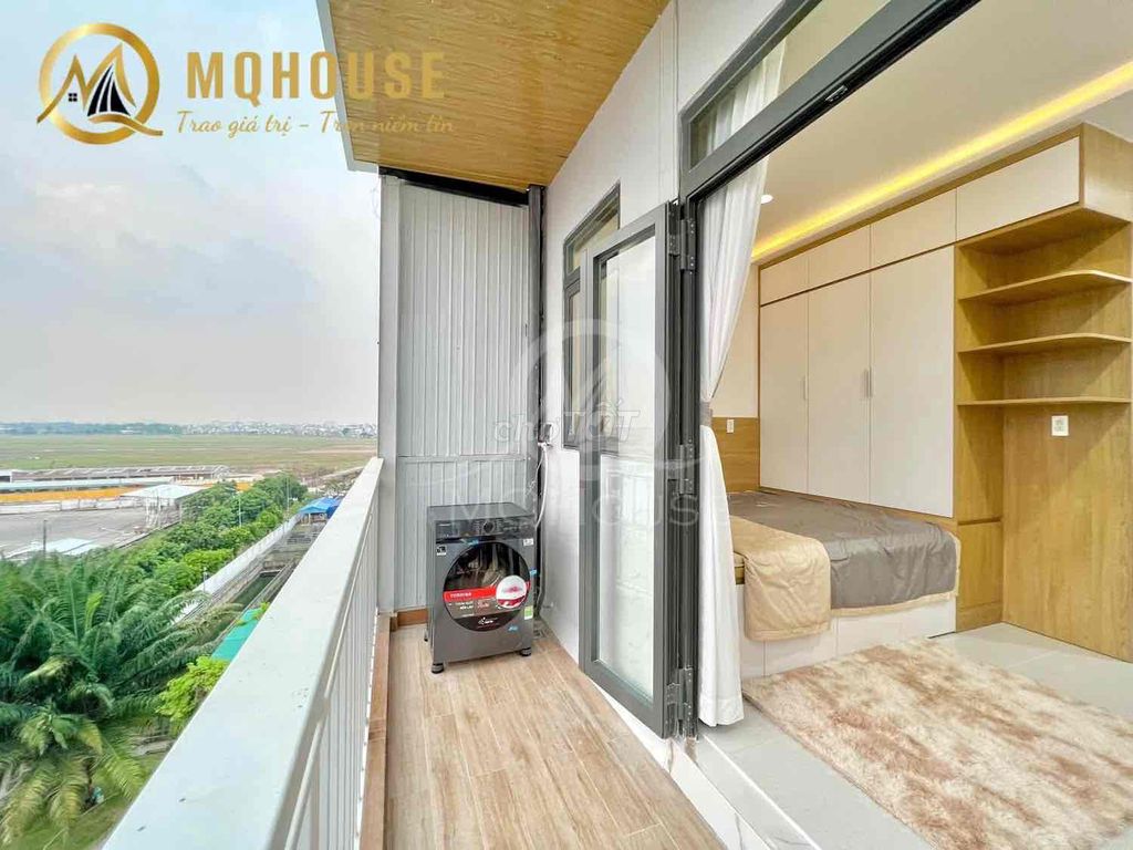 A 100 percent new high-level interior studio.