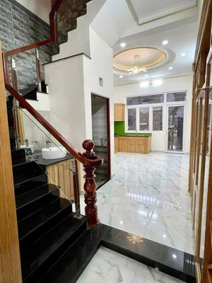 Need to rent an alley building. 149. A Phạm Văn Hai-7.5 Q.Tân Bình