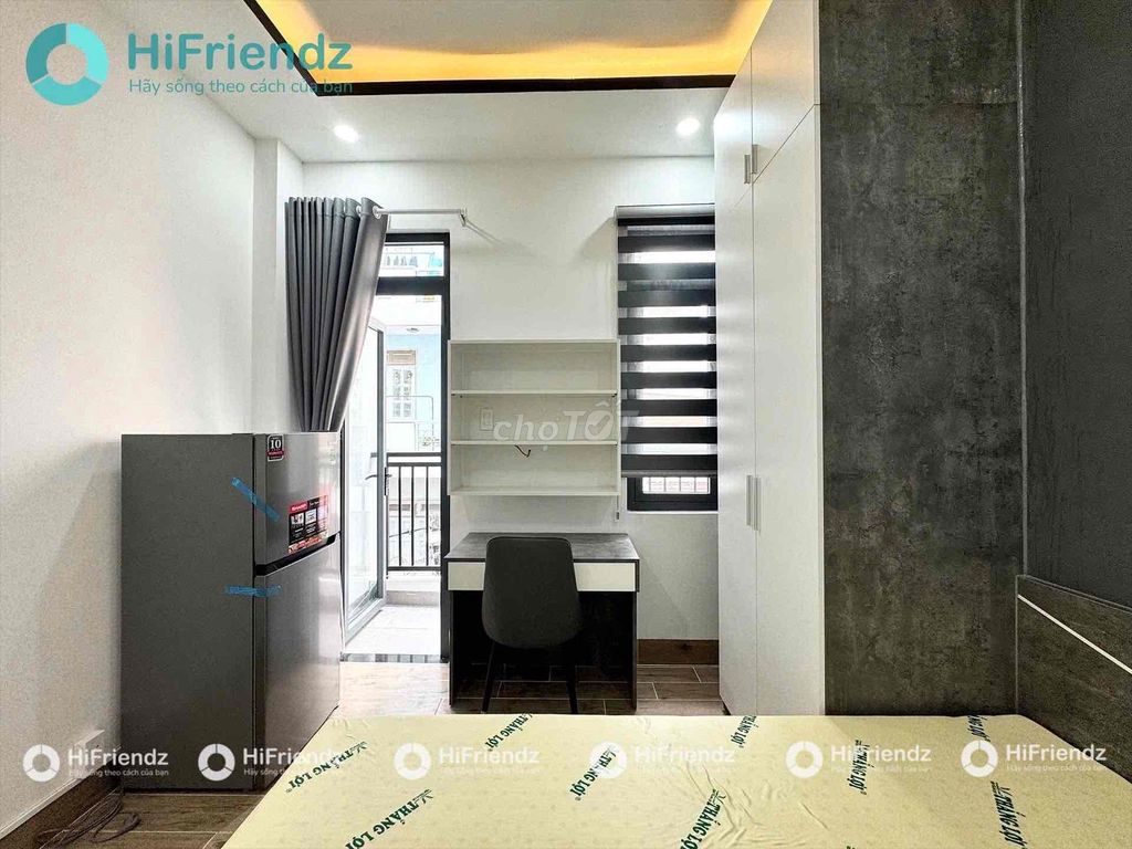 Studio is located in the 10th District, a cool-smoothed balcony.