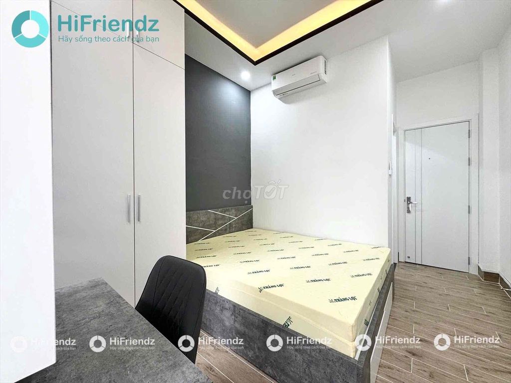 Studio is located in the 10th District, a cool-smoothed balcony.
