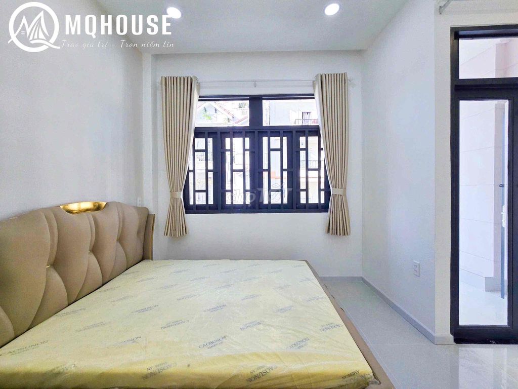 Bancol interior full-case studio, Nguyễn Thị Thập.
