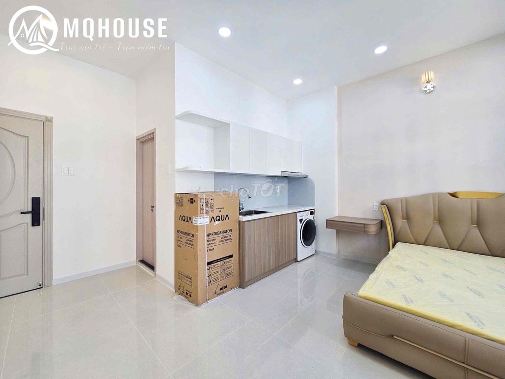 Bancol interior full-case studio, Nguyễn Thị Thập.