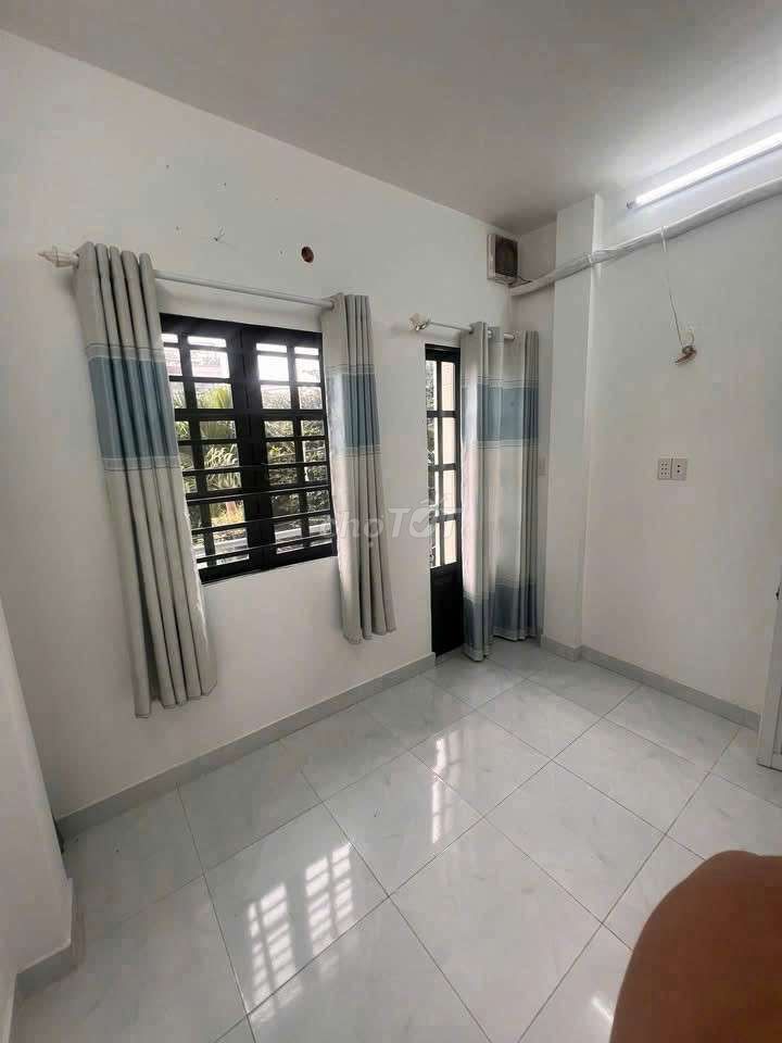 Rent an original house in District 7